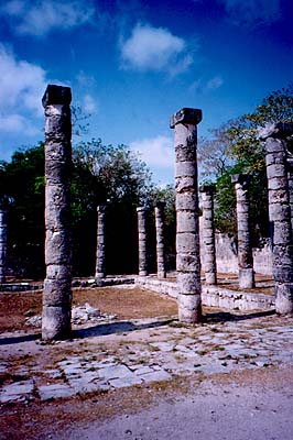 grupo de las mil columnas