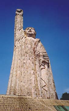 die statue des josé maria morelos, auf der insel janitzio